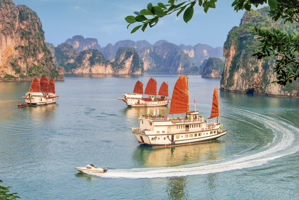 Photo of Halong Bay 1/3 by 